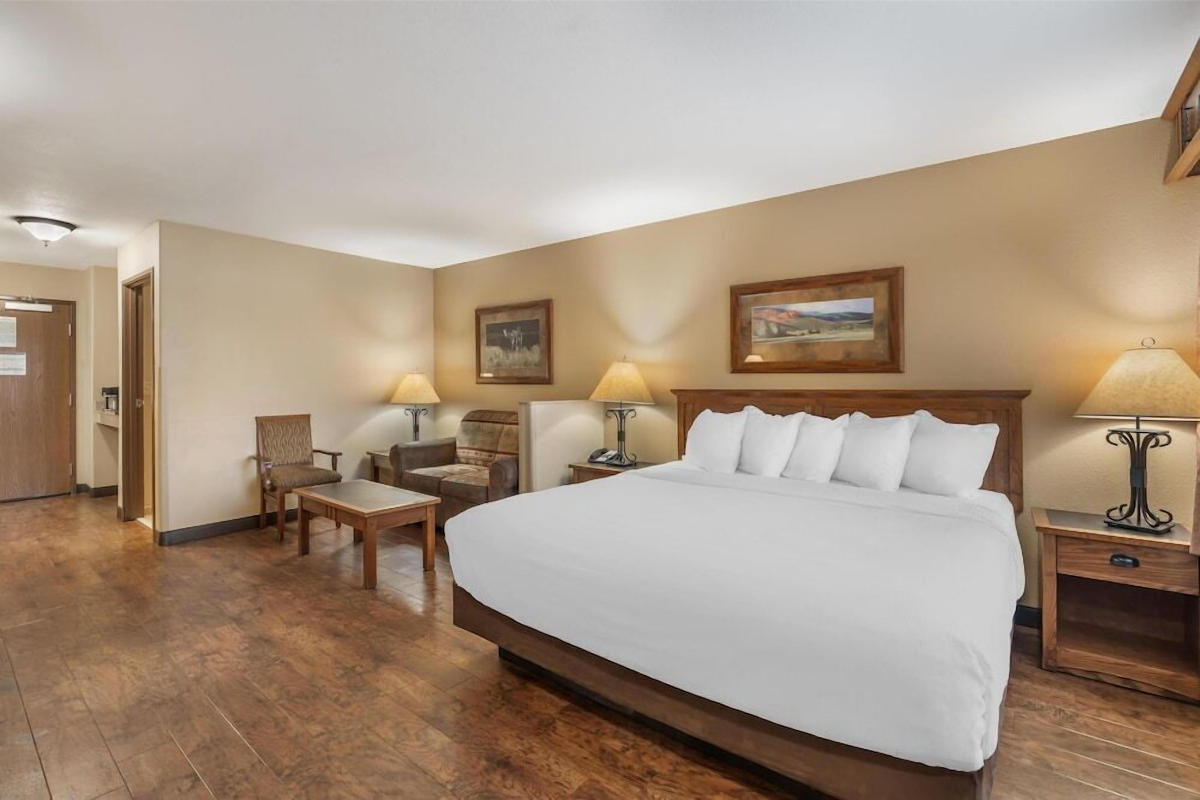 Pillowtop beds, desk, laptop workspace, blackout drapes