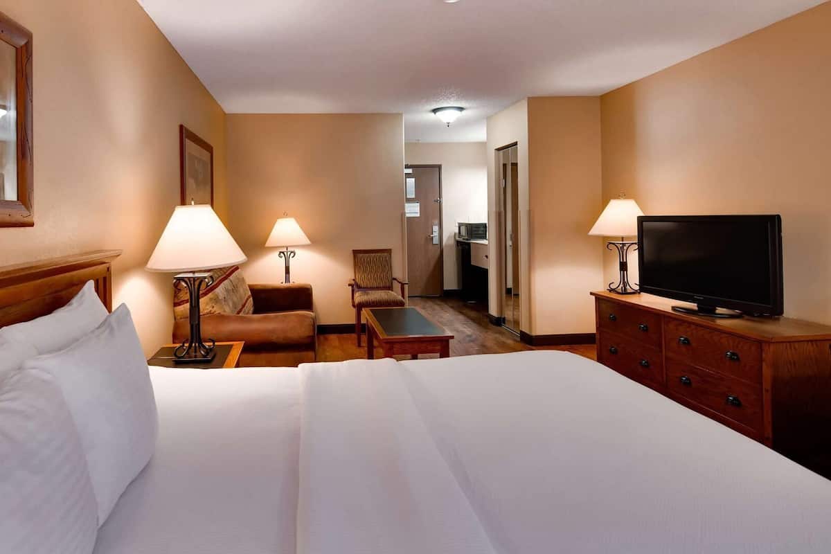 Pillow-top beds, desk, laptop workspace, blackout curtains