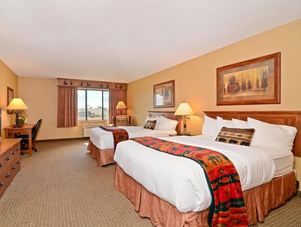 Pillowtop beds, desk, laptop workspace, blackout drapes