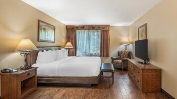 Suite, 1 cama King size, para no fumadores, hidromasaje | Camas con pillow-top, escritorio y espacio para trabajar con laptop