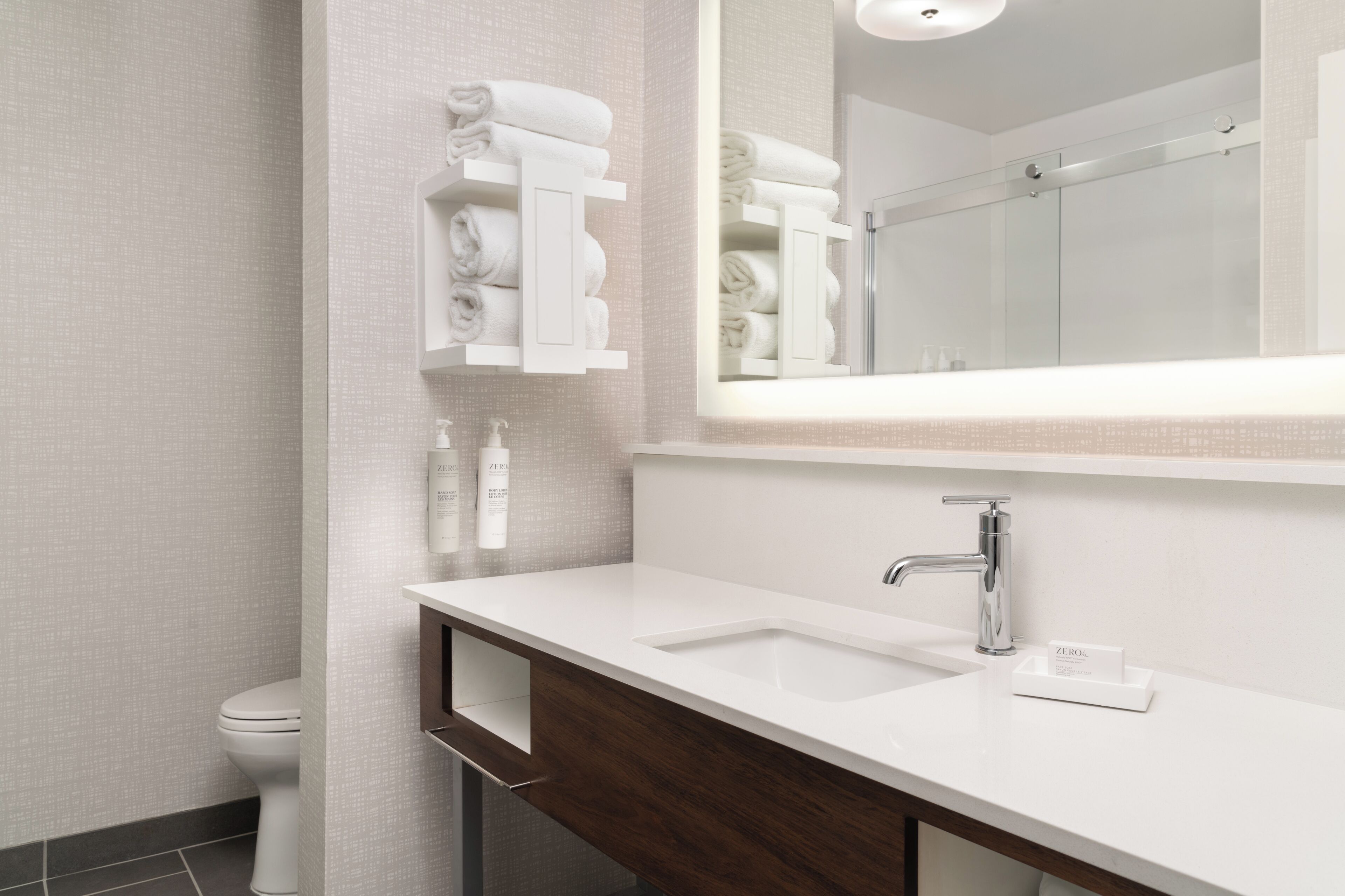 One king bed nonsmoking | Bathroom | Combined shower/tub, free toiletries, hair dryer, towels