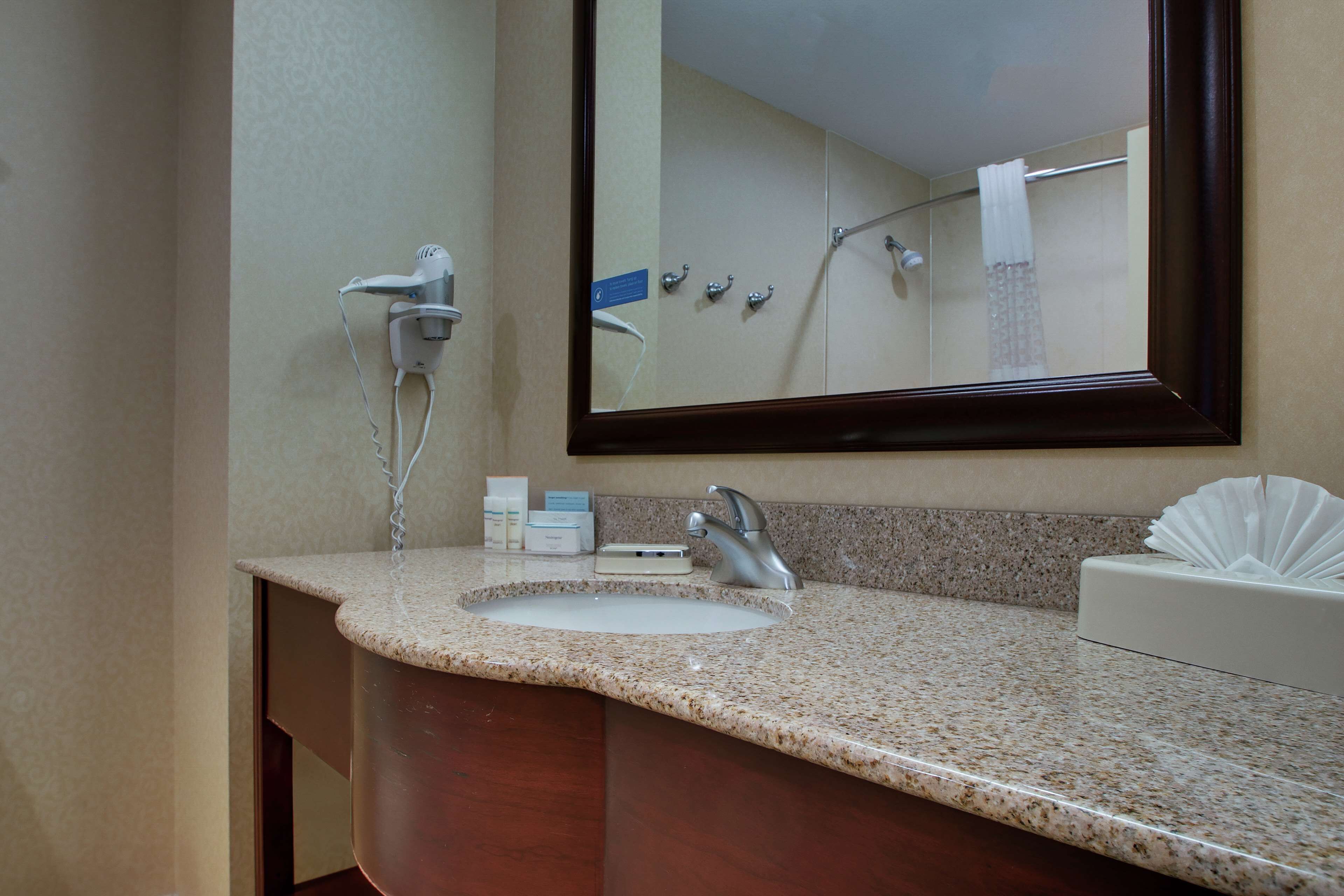 combined shower/bathtub, free toiletries, hair dryer, towels