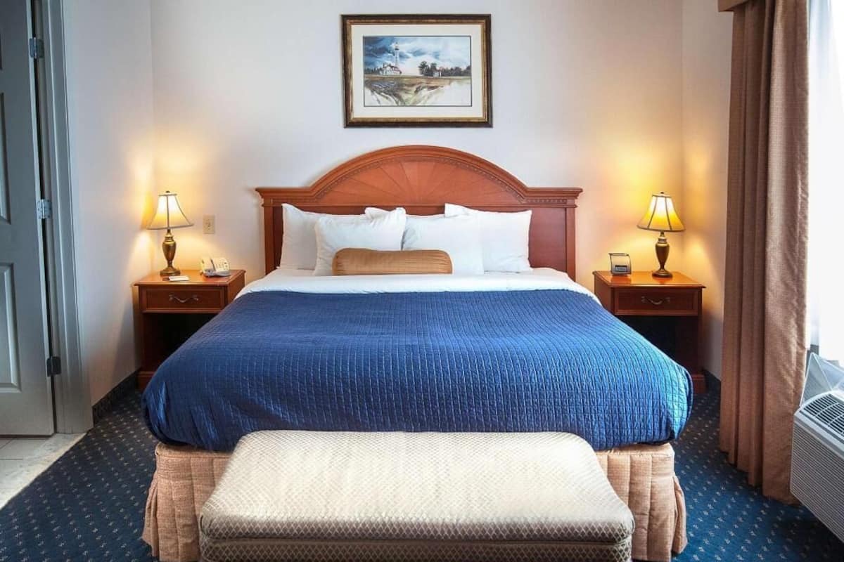 Premium bedding, pillowtop beds, in-room safe, desk