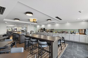 Petit déjeuner continental compris tous les jours