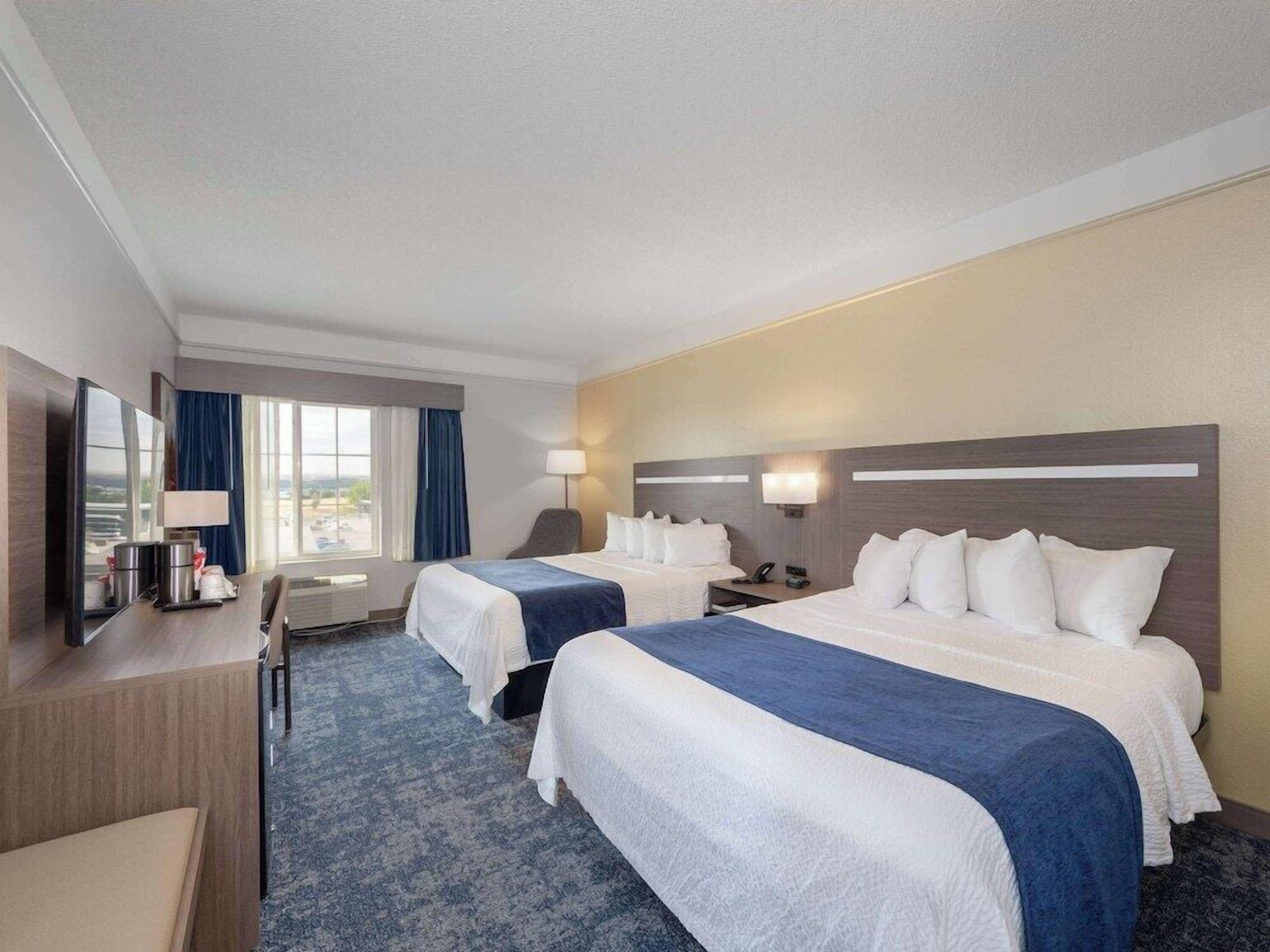 Premium bedding, pillowtop beds, in-room safe, desk