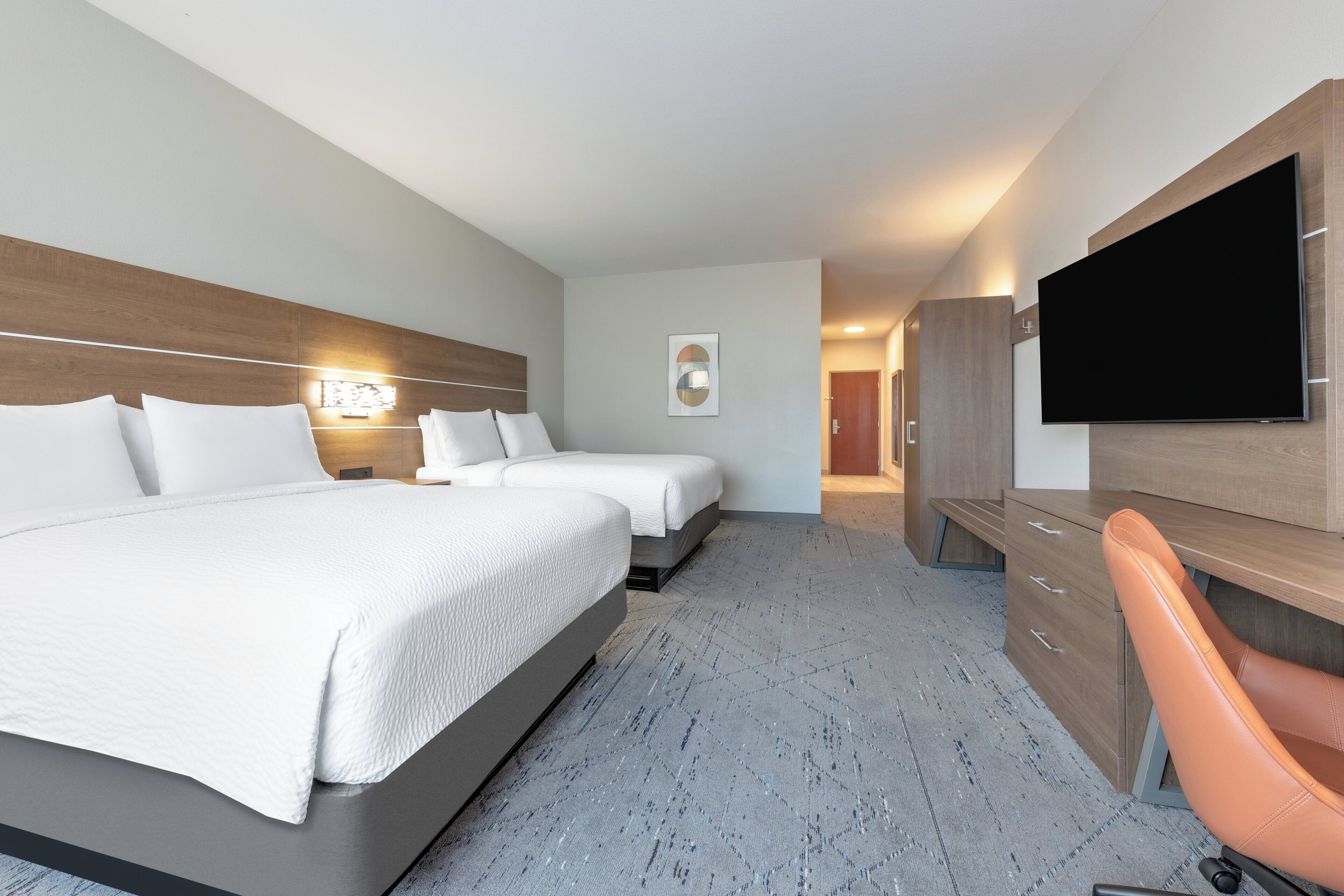 저자극성 침구, 객실 내 금고, 책상, 노트북 작업 공간