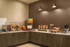 Free daily continental breakfast  - Residence Inn Aberdeen at Ripken Stadium (Aberdeen)