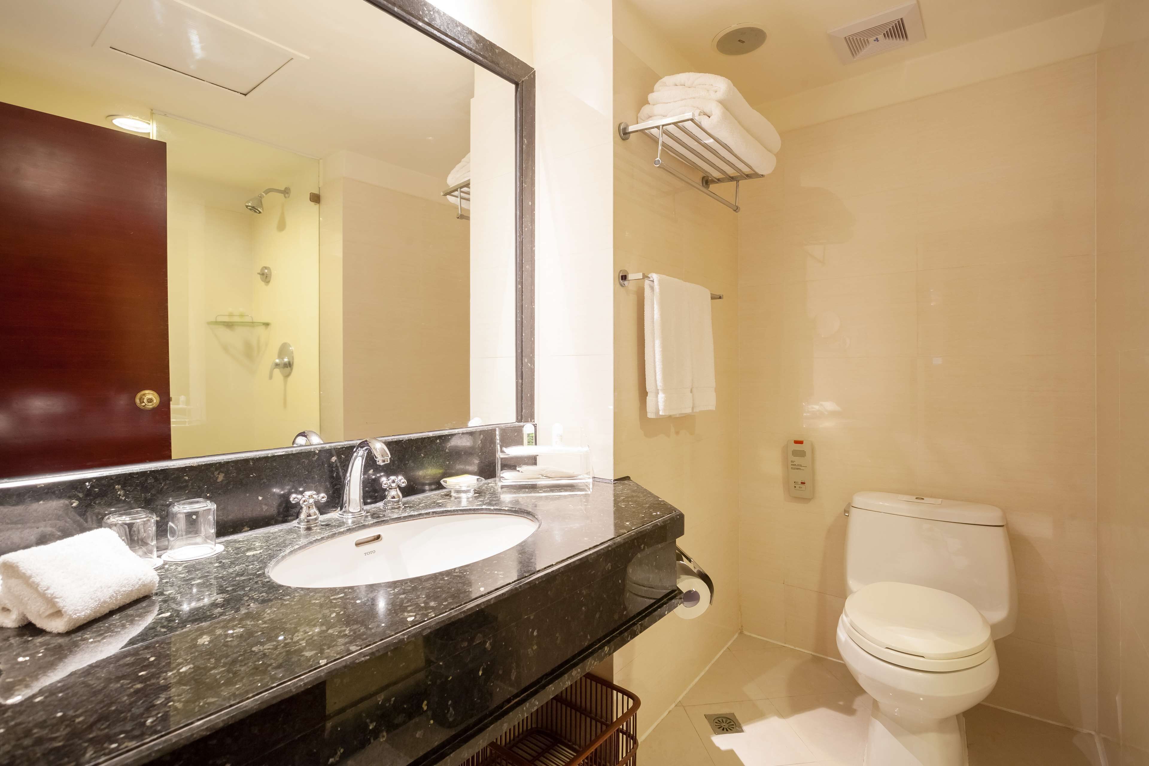superior room, 1 king bed | bathroom | combined shower/bathtub, spring water bathtub, free toiletries