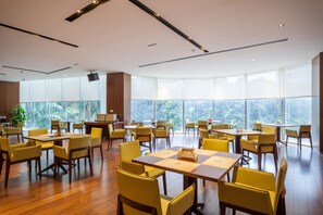 2 restaurants, breakfast, lunch, dinner served; Chinese cuisine - Best Western Plus Fuzhou Fortune Hotel (Fuzhou)