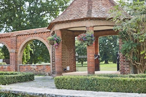 Exterior - Milton Hill (Abingdon)
