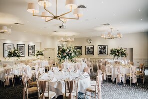 Indoor wedding - Milton Hill (Abingdon)