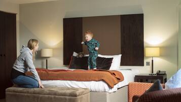 Deluxe Room (Double) | In-room safe, desk, laptop workspace, iron/ironing board