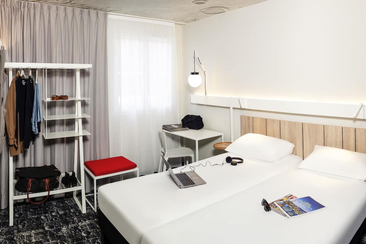 In-room safe, desk, soundproofing, iron/ironing board