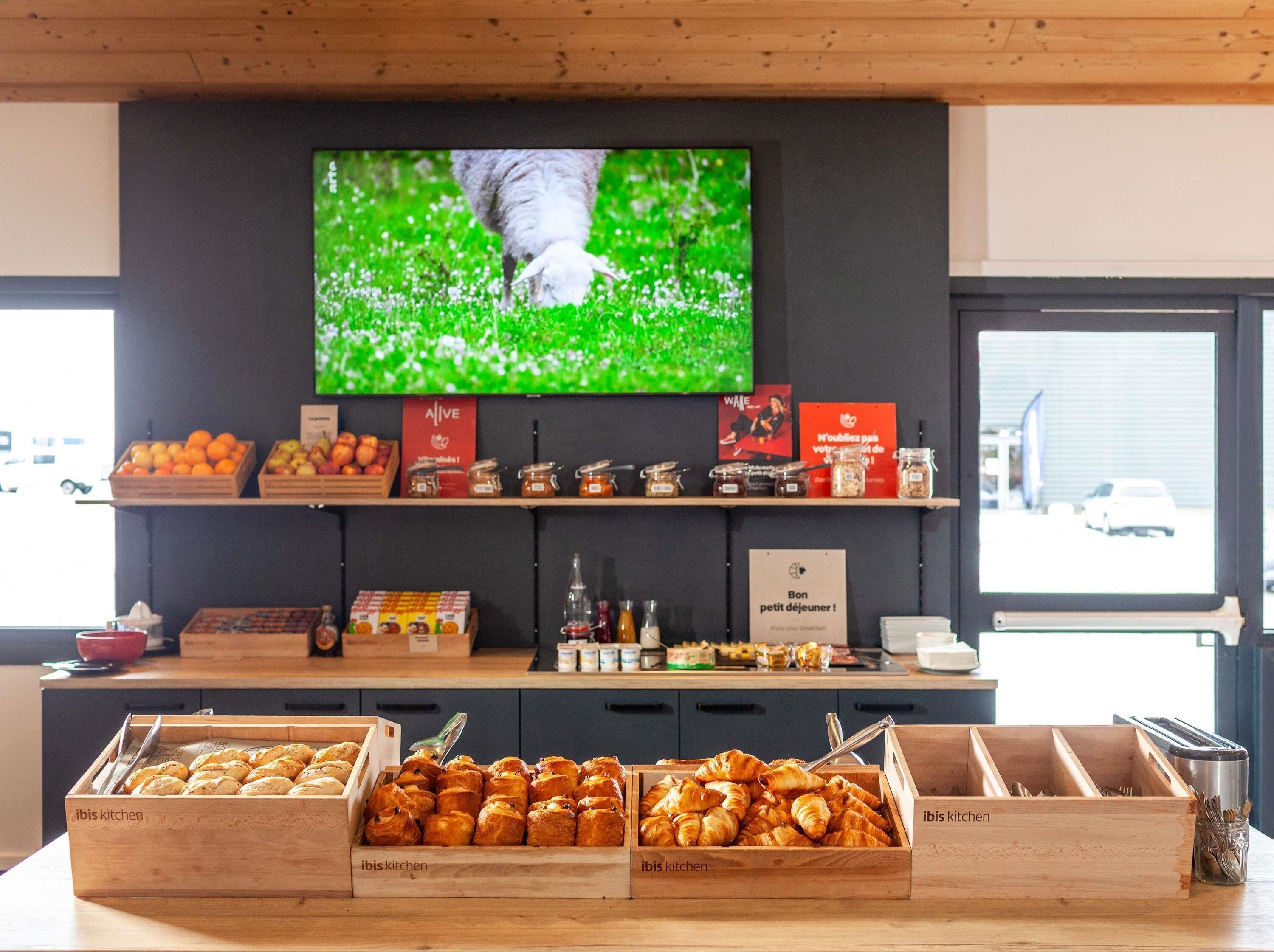 Colazione a buffet, servita tutte le mattine (13.50 EUR a persona) 