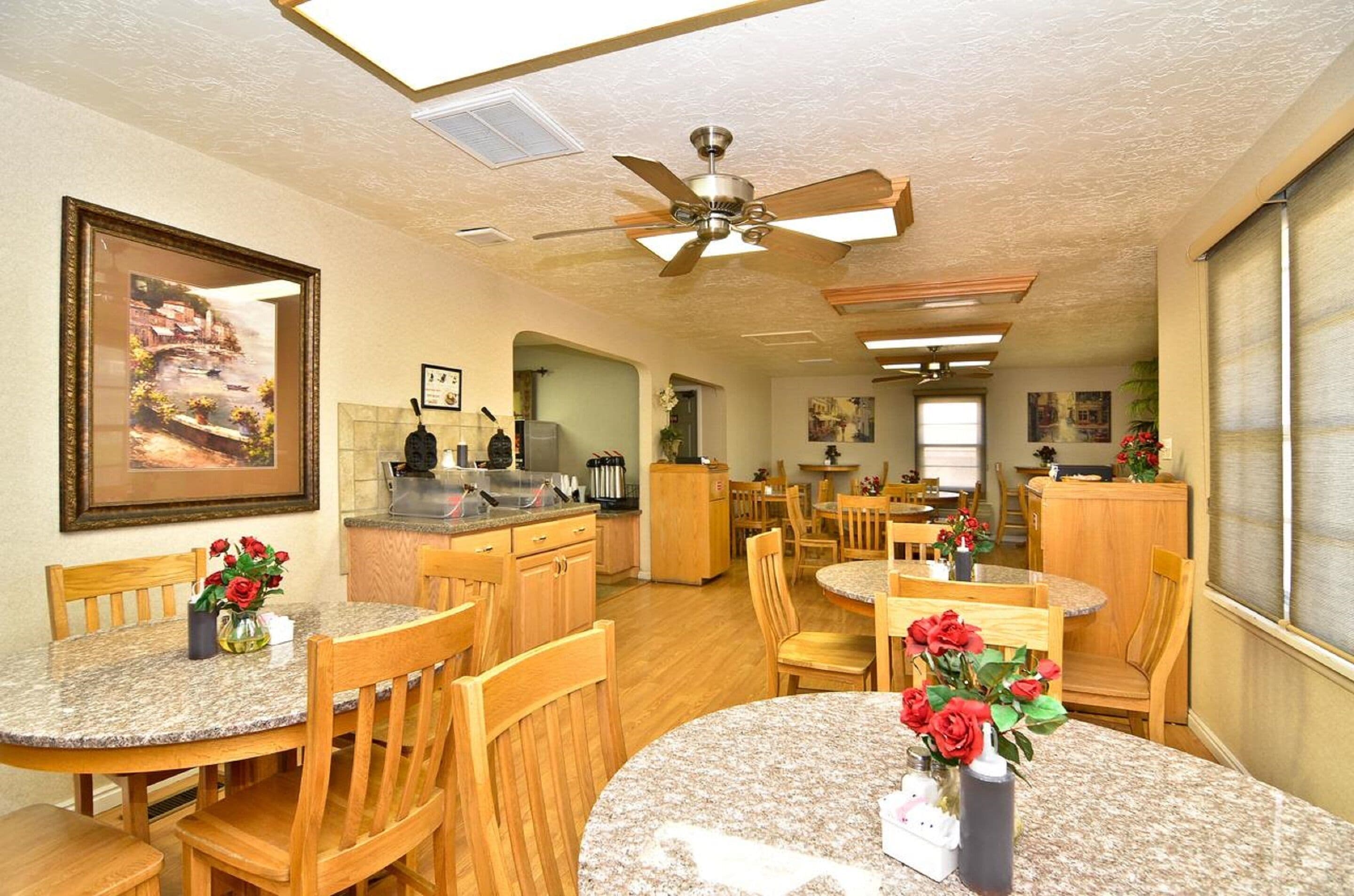 breakfast, lunch and dinner served