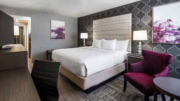 Ropa de cama de alta calidad, escritorio y cortinas blackout