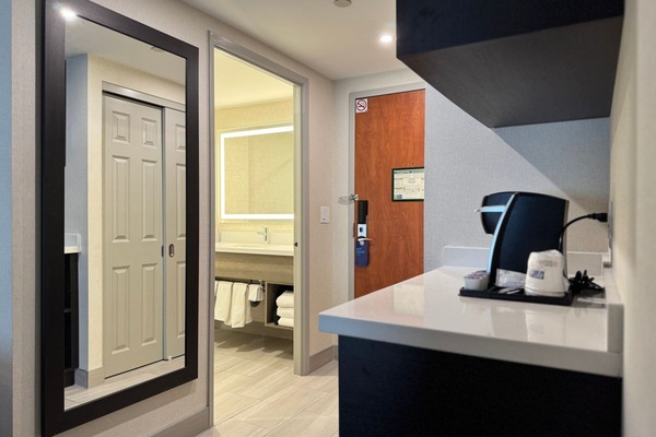 In-room safe, desk, laptop workspace, soundproofing