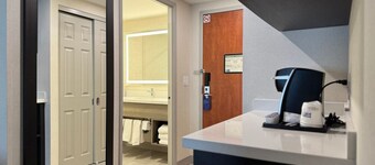 Holiday Inn Express & Suites Brampton by IHG