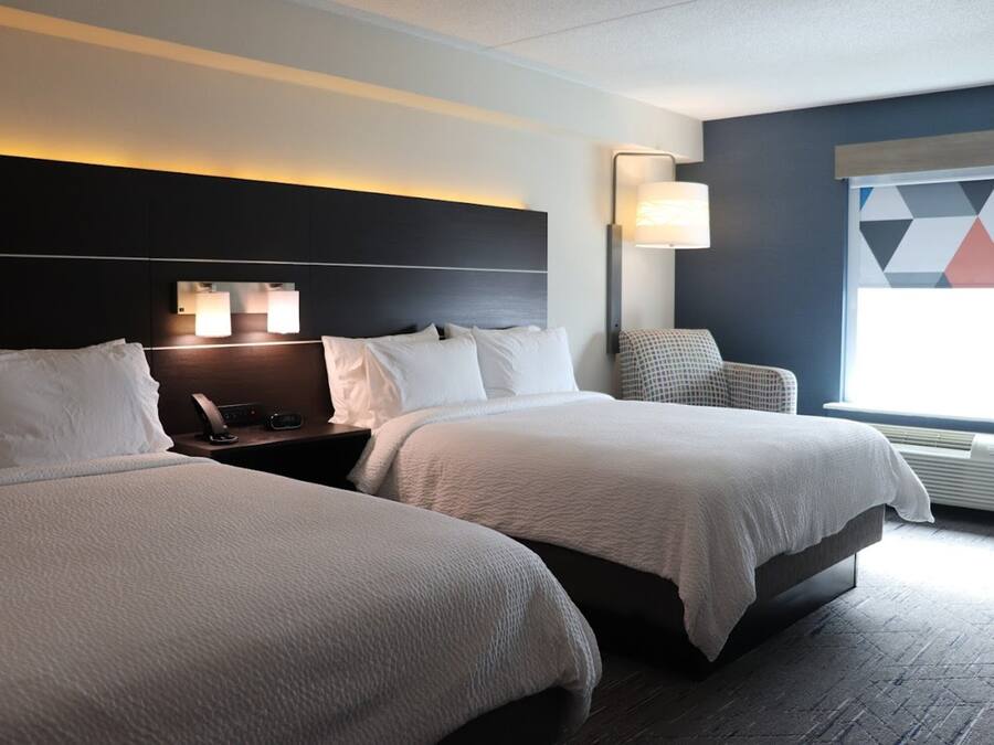 Standard Room, 2 Queen Beds | In-room safe, desk, laptop workspace, soundproofing