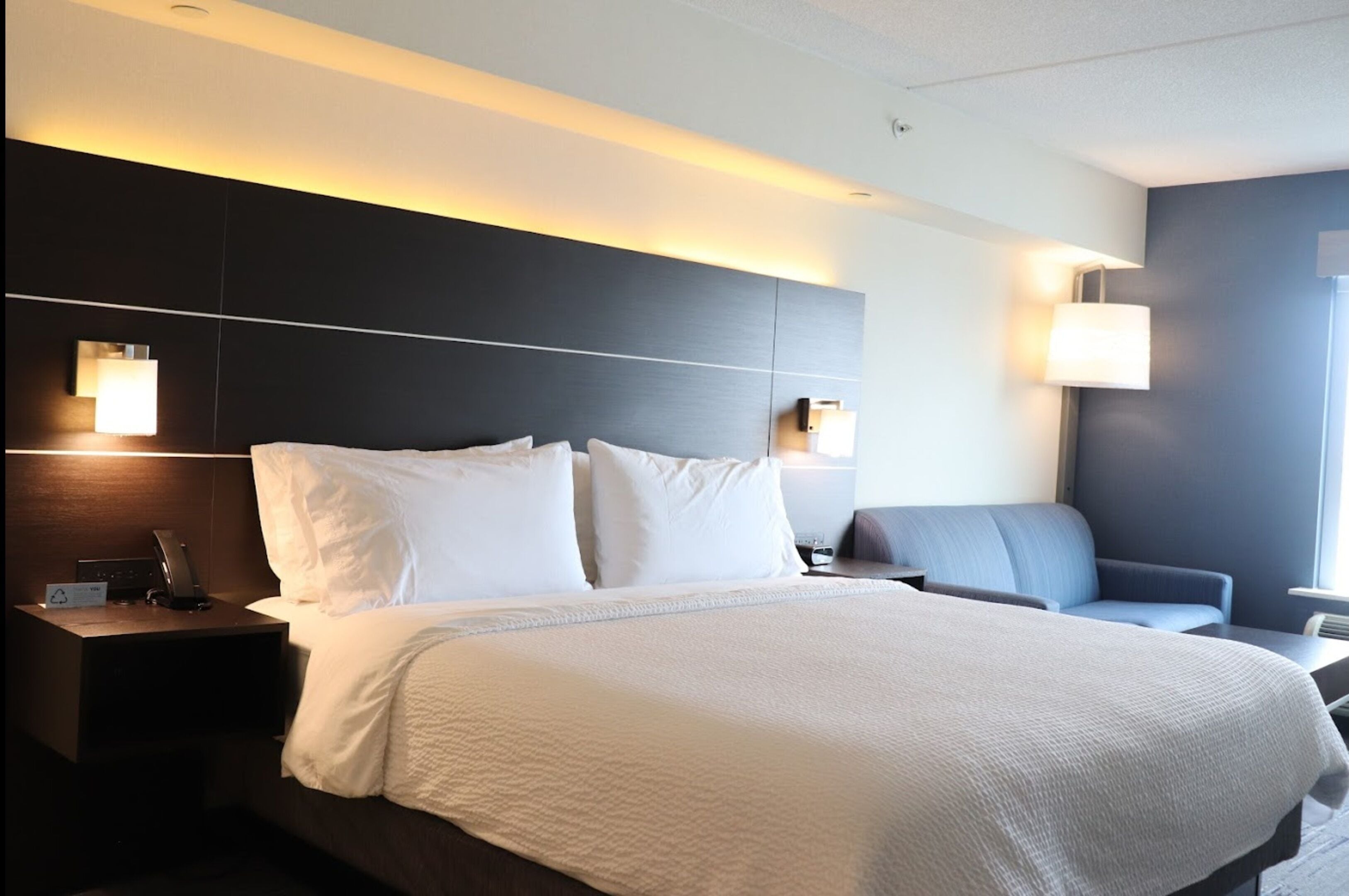 In-room safe, desk, laptop workspace, soundproofing