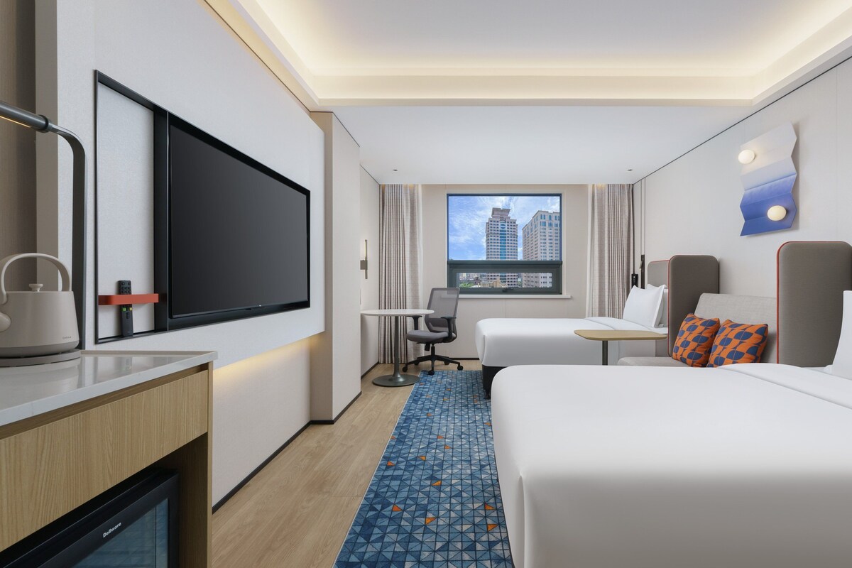 2 Single Standard 1 Single Sofa Bed | Premium bedding, minibar, in-room safe, desk
