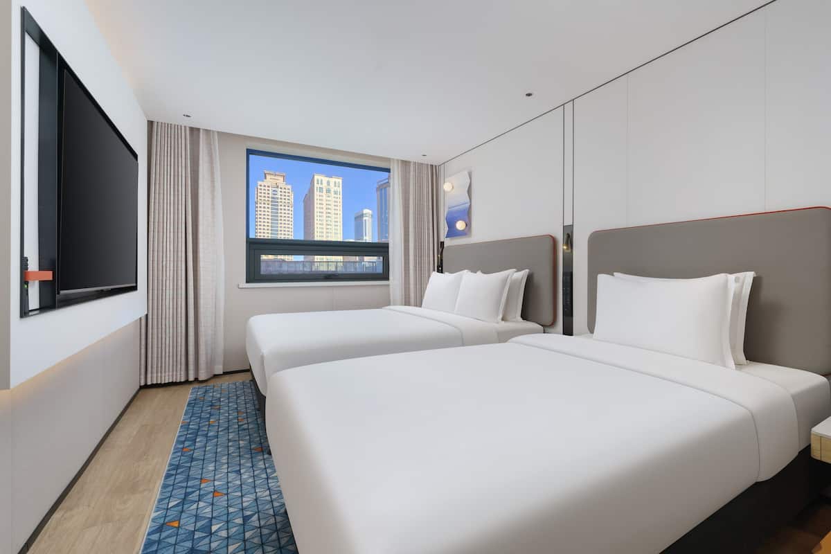 Suite, 1 cama de matrimonio grande | Ropa de cama de alta calidad, minibar, caja fuerte y escritorio