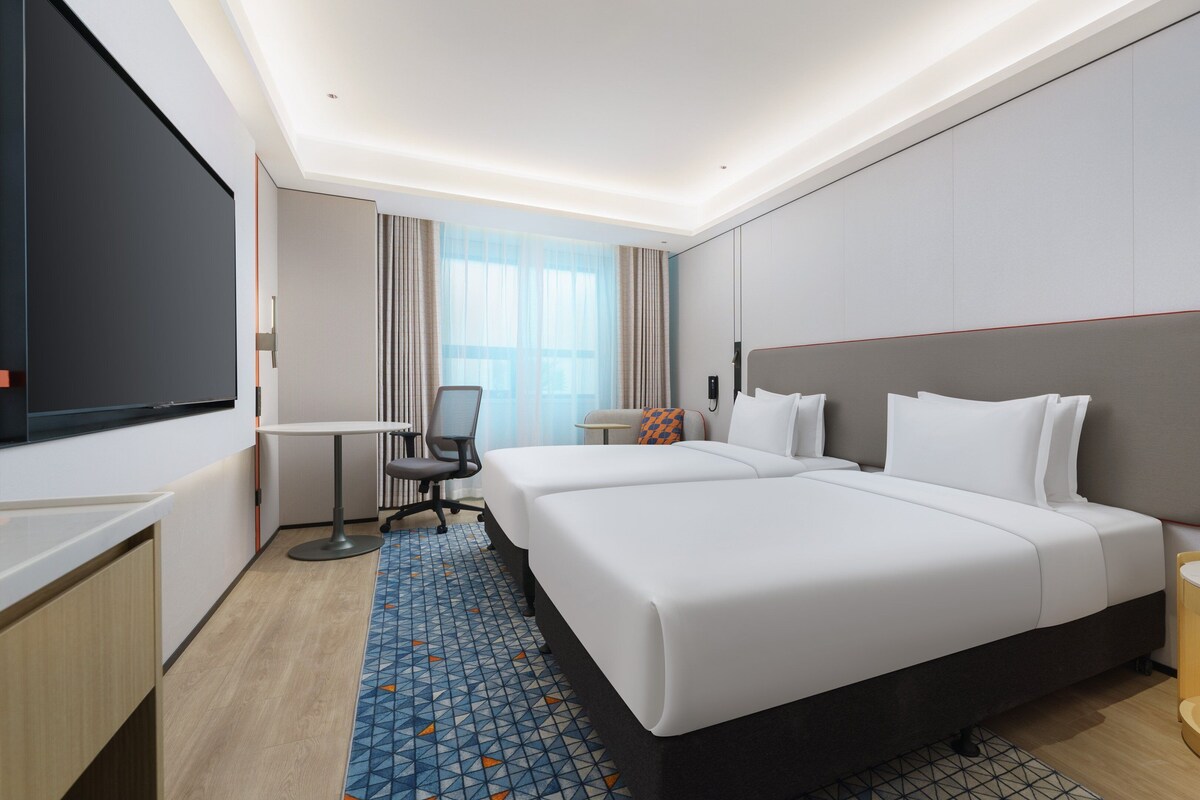2 Single Standard Atrium View | Premium bedding, minibar, in-room safe, desk