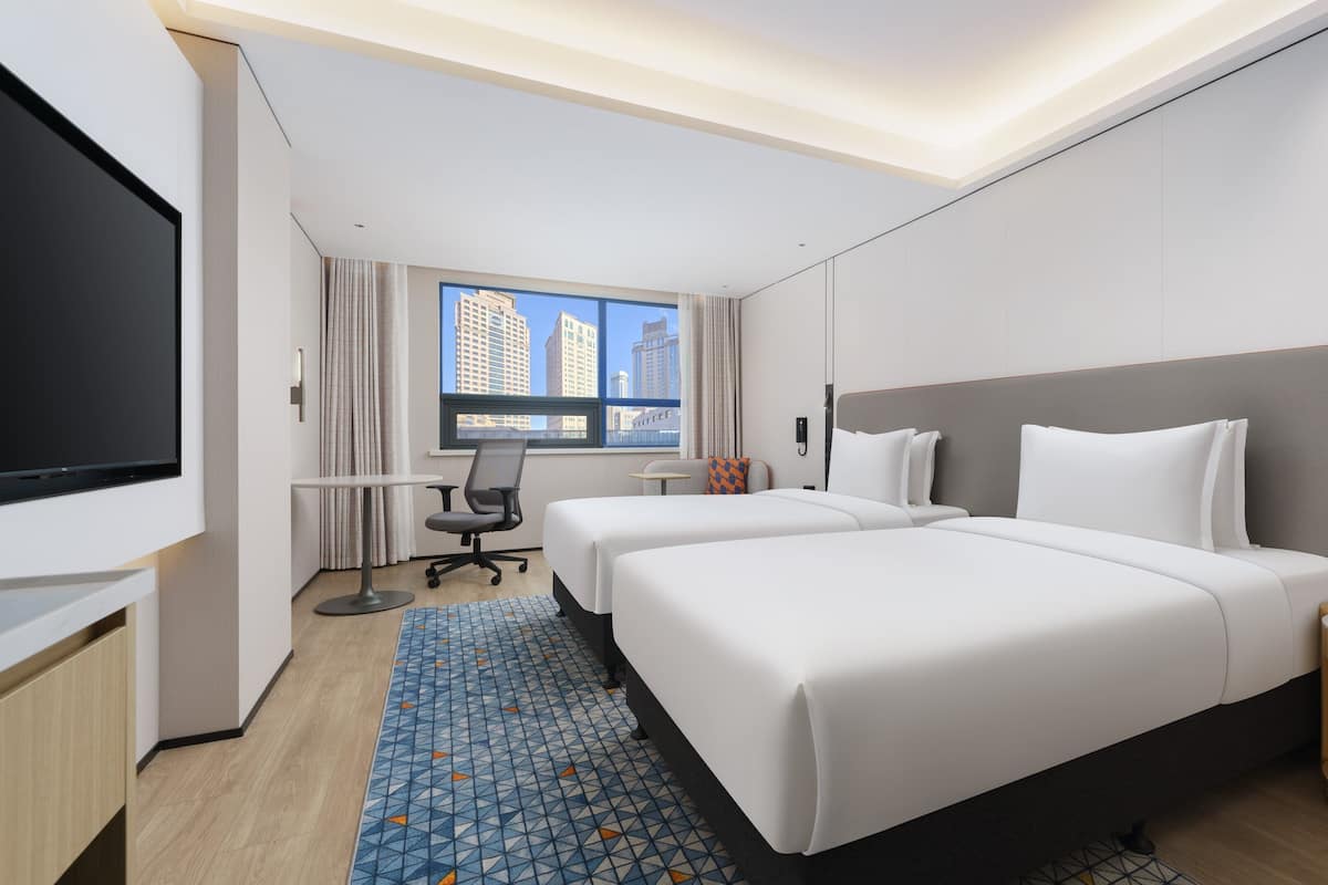 Habitación estándar, 1 cama individual | Ropa de cama de alta calidad, minibar, caja fuerte y escritorio