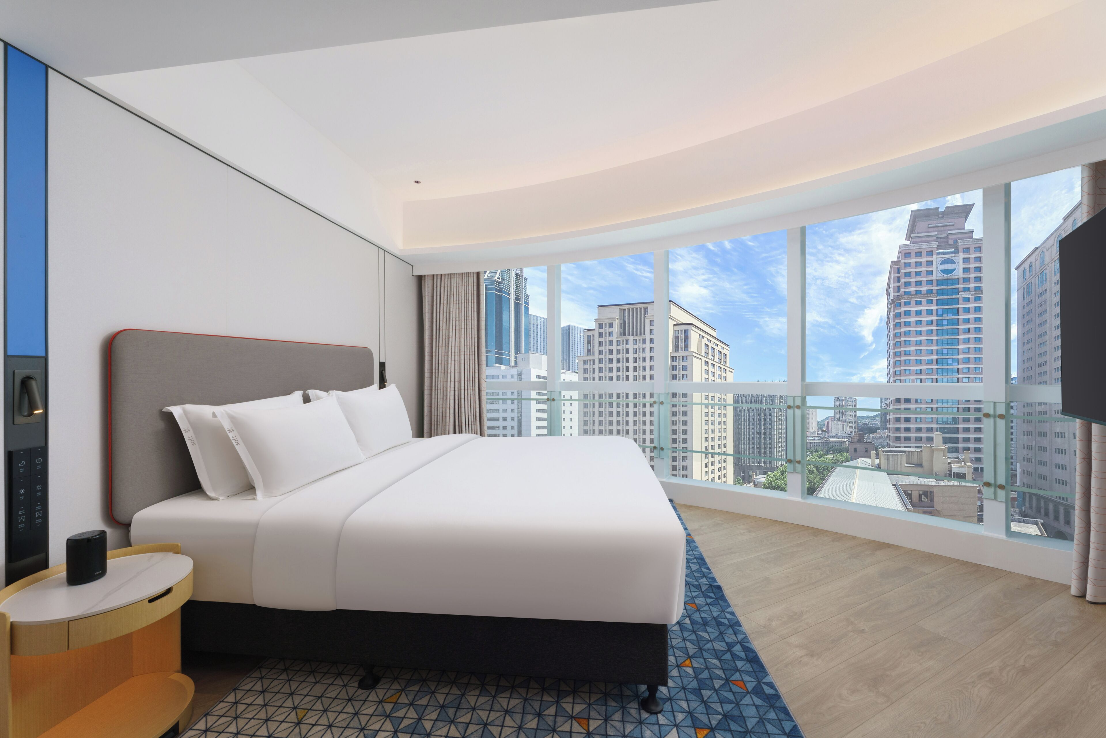 Premium bedding, minibar, in-room safe, desk