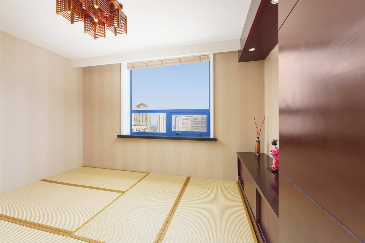Suite, 2 Bedrooms | 1 bedroom, premium bedding, minibar, in-room safe