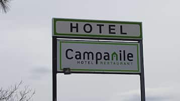 A sign for Campanile Hotel & Restaurant.