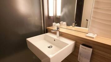Combined shower/tub, eco-friendly toiletries, hair dryer (on request)