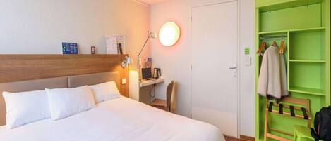 Standard Room, 1 Double Bed | Premium bedding, pillow-top beds, desk, soundproofing
