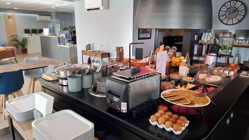 Daily buffet breakfast (EUR 14.9 per person)