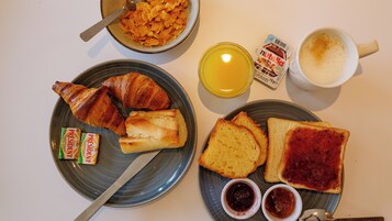 Desayuno buffet todos los días (con cargo)