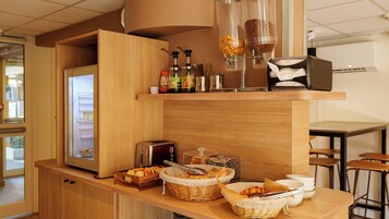 Desayuno buffet todos los días (con cargo)