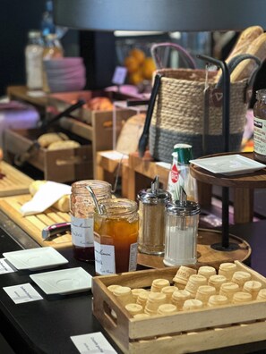 Daily buffet breakfast (EUR 14.9 per person) - Campanile Epinay Sur Orge Savigny Sur Orge (Epinay-sur-Orge)