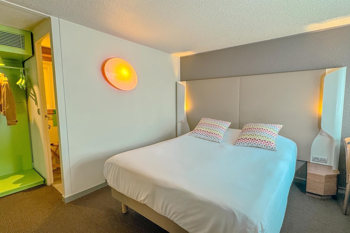 Standardværelse - 1 dobbeltseng | Premium-sengetøj, skrivebord, arbejdsområde til bærbare computere