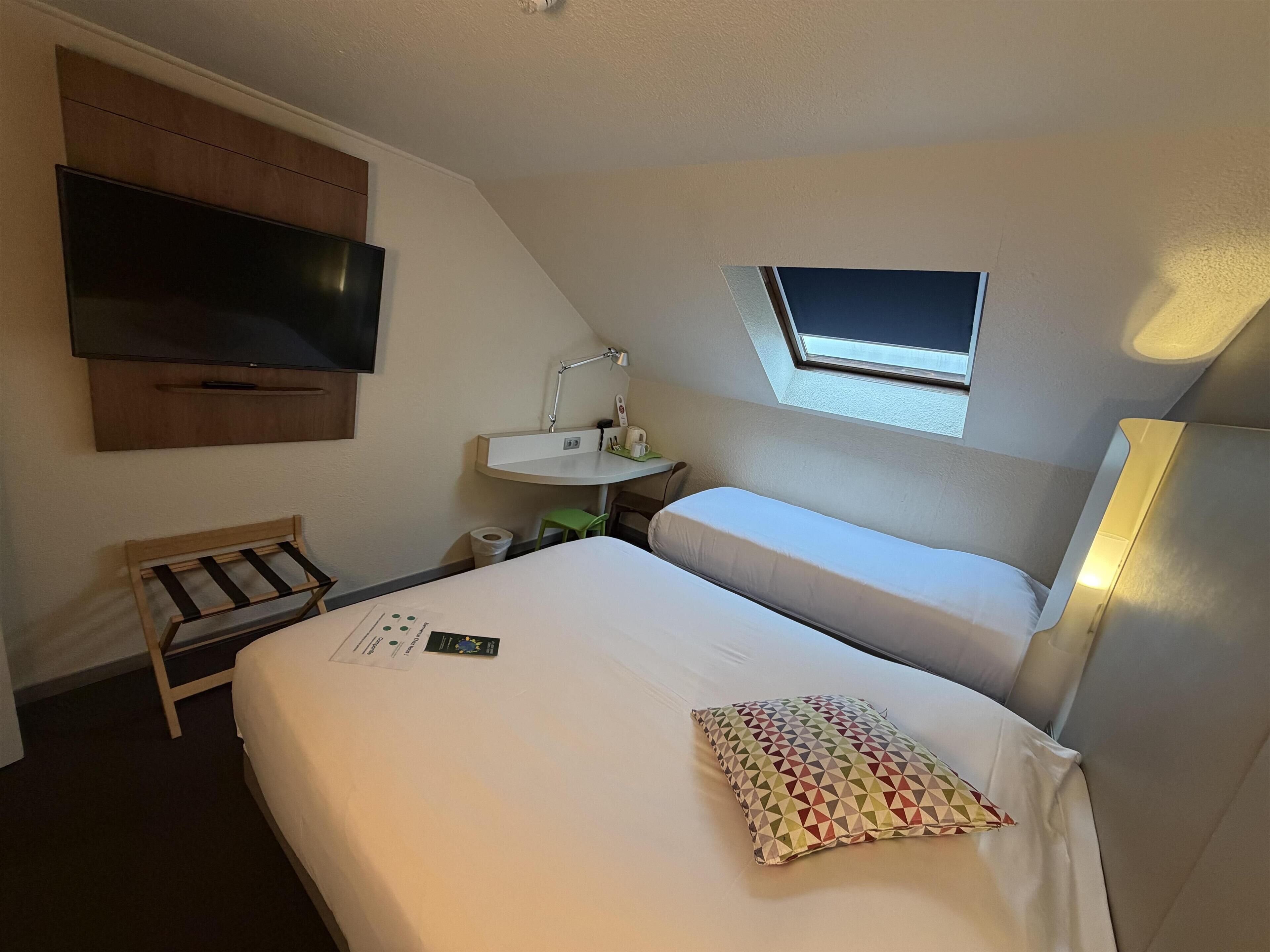 Chambre Standard, plusieurs lits | Literie de qualité supérieure, bureau