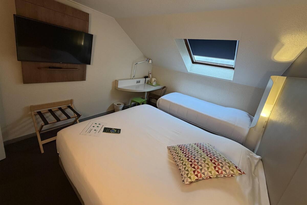 Chambre Standard, plusieurs lits | Literie de qualité supérieure, bureau