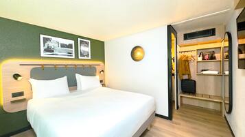 Superior Room, 1 Double Bed | Premium bedding, desk, laptop workspace, soundproofing