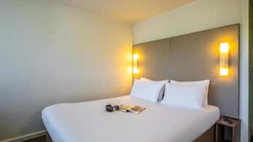 Chambre Standard, 1 lit double | Literie de qualité supérieure, ameublement personnalisé, bureau