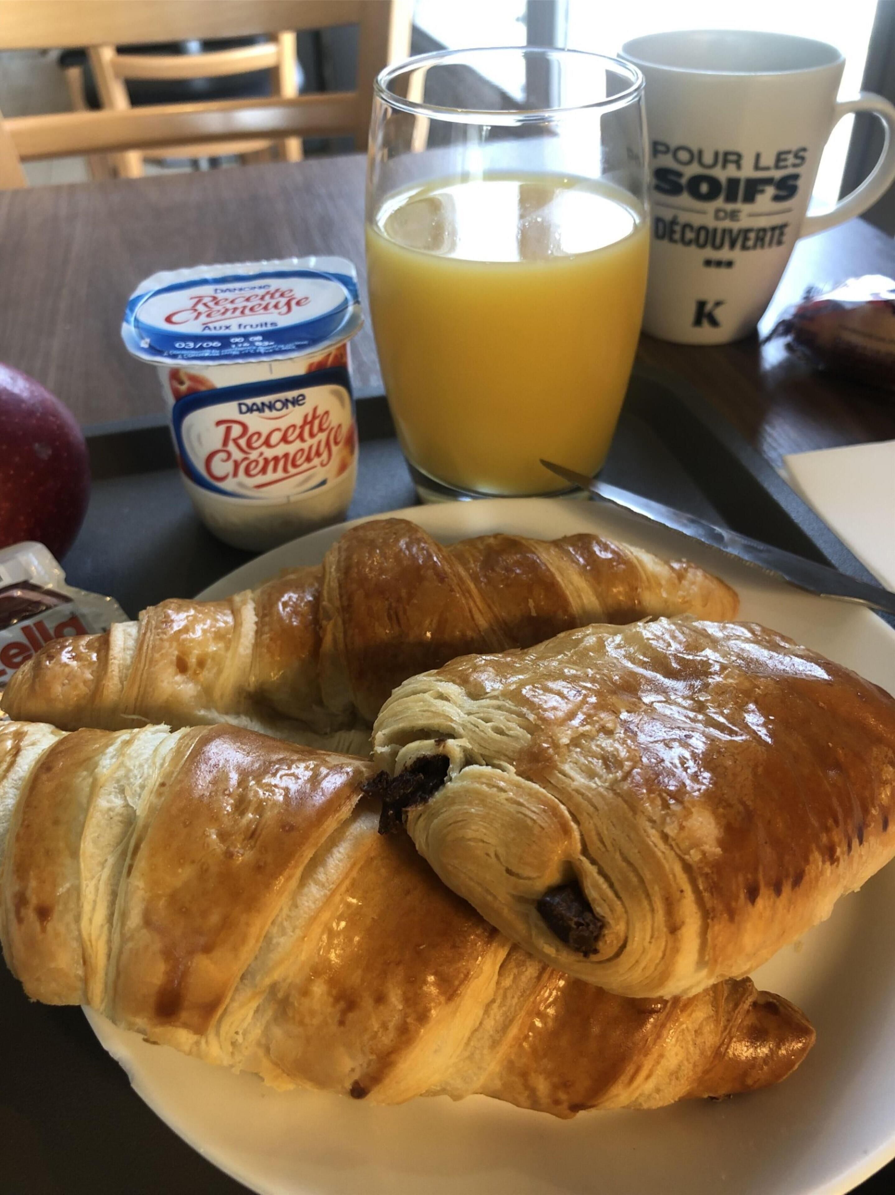 Päivittäinen buffetaamiainen (13.90 EUR per henkilö)