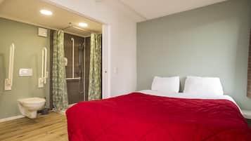 Escritorio, insonorización, wifi gratis y ropa de cama