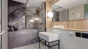  milieuvriendelijk toiletgerief, een haardroger, handdoeken, zeep