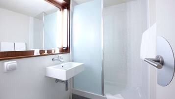 Rainfall showerhead, eco-friendly toiletries, hair dryer, towels