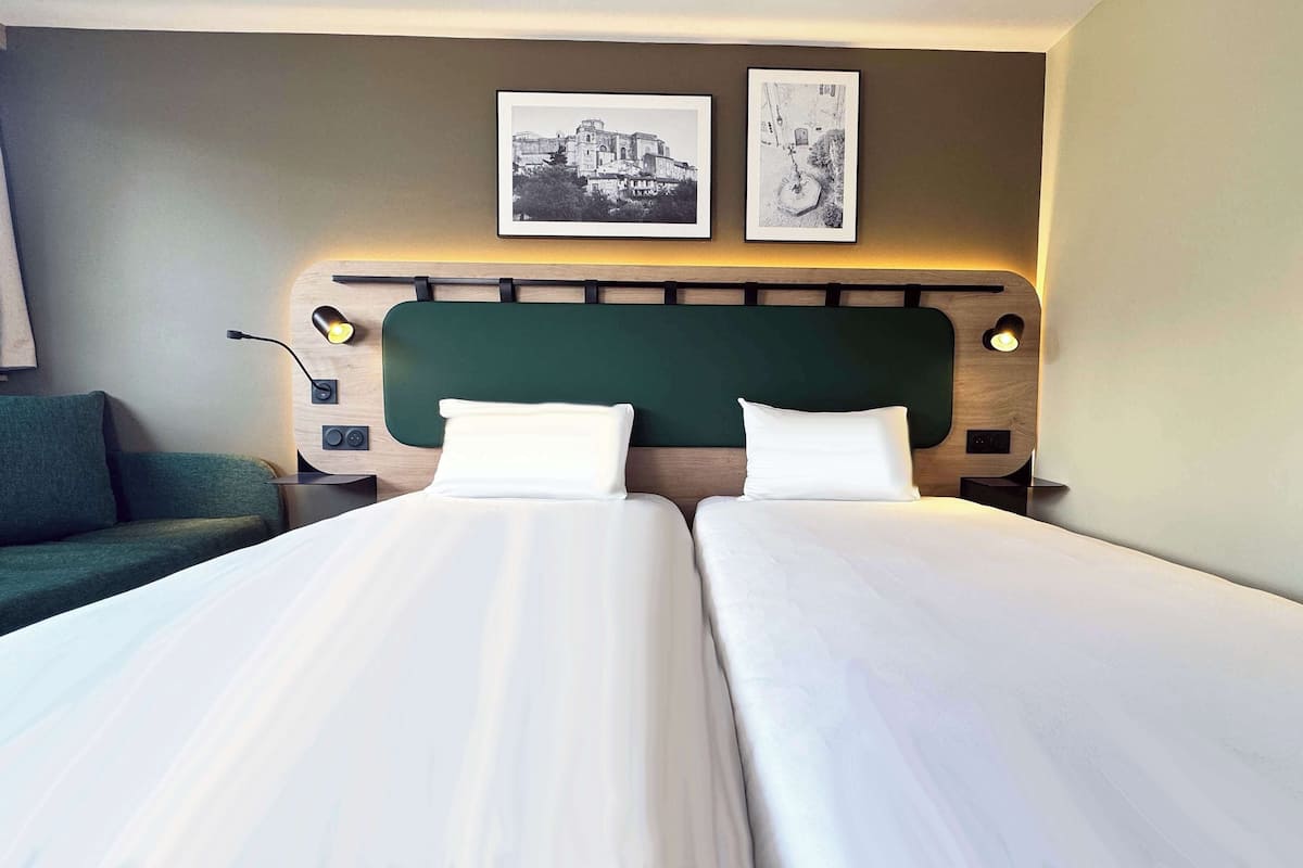 1 bedroom, premium bedding, individually decorated