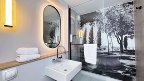 Combined shower/tub, eco-friendly toiletries, hair dryer, towels - Campanile NATURE - Bollène (Bollene)