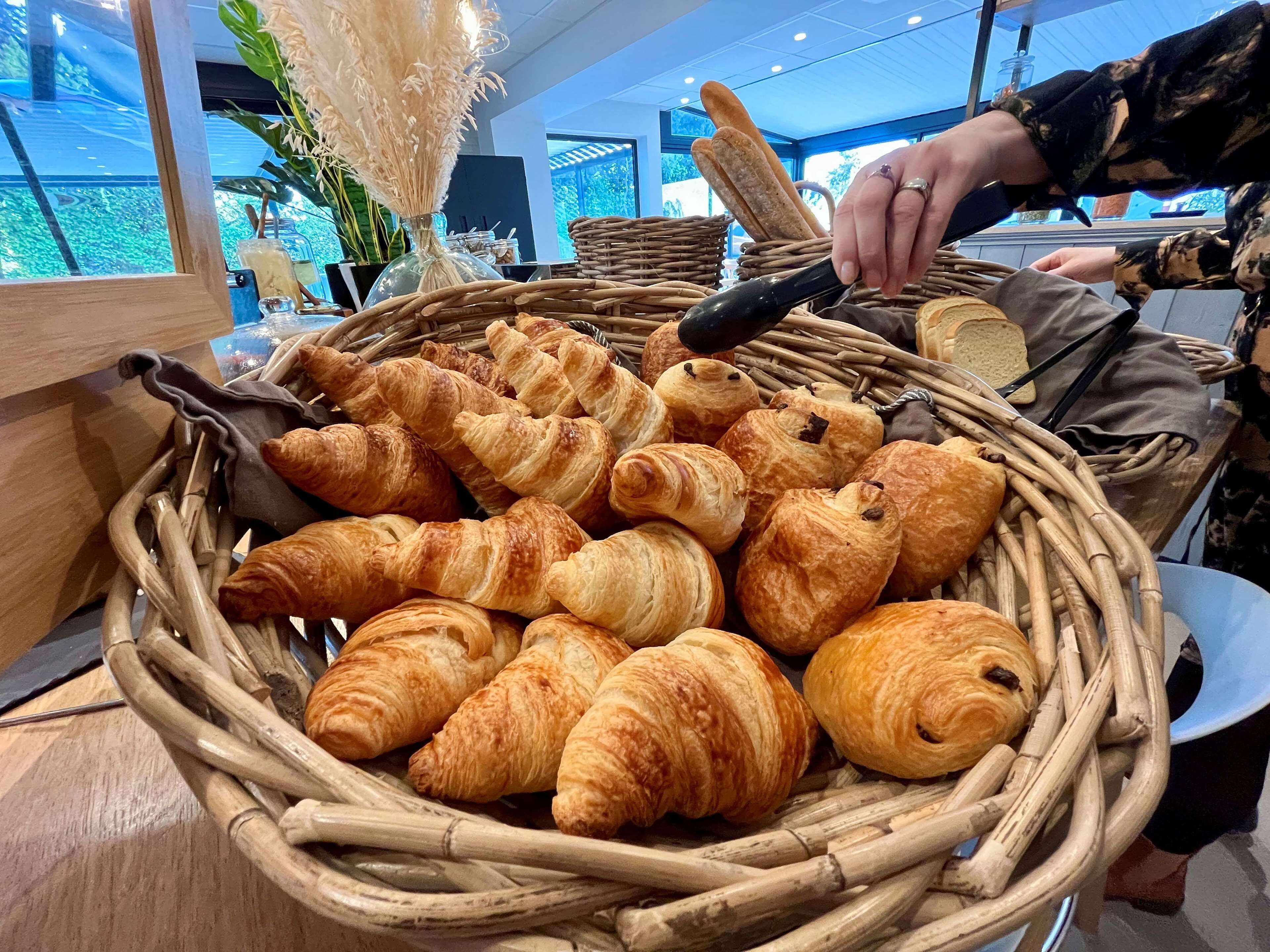 daily buffet breakfast (eur 13.90 per person)