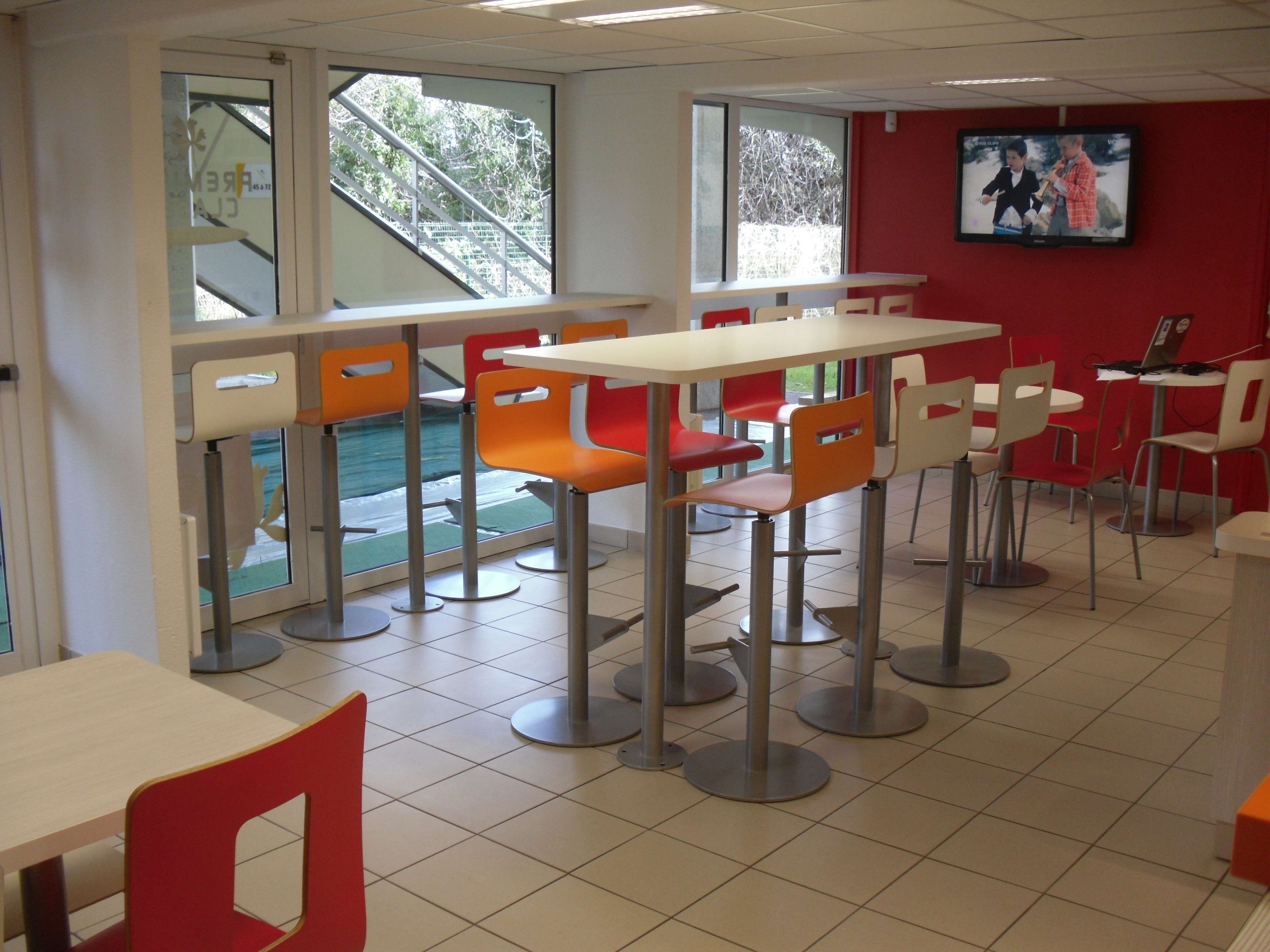 Desayuno para llevar diario (EUR 6.9 por persona)